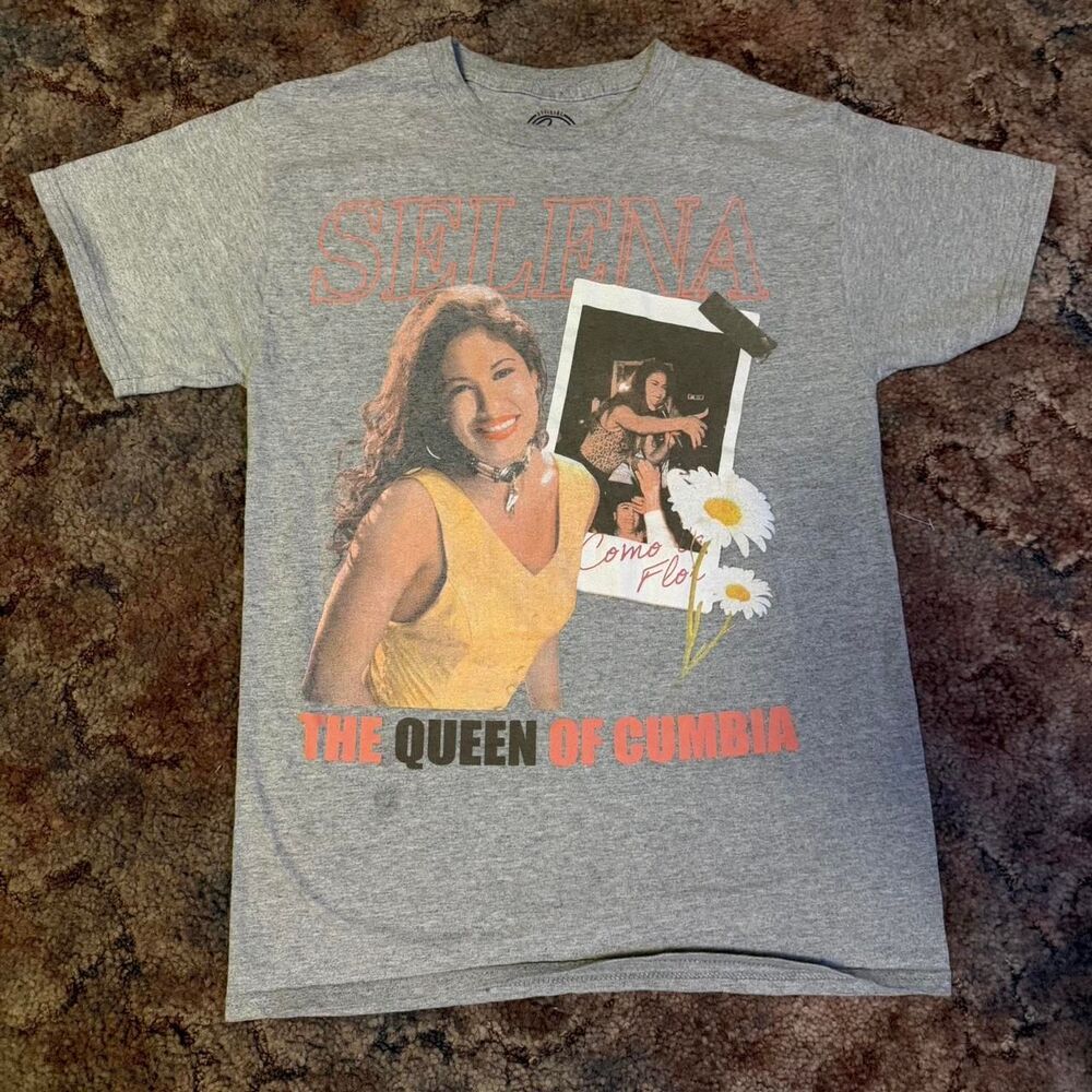 Y2K Selena tour band music graphic tee Size Small Front and back print